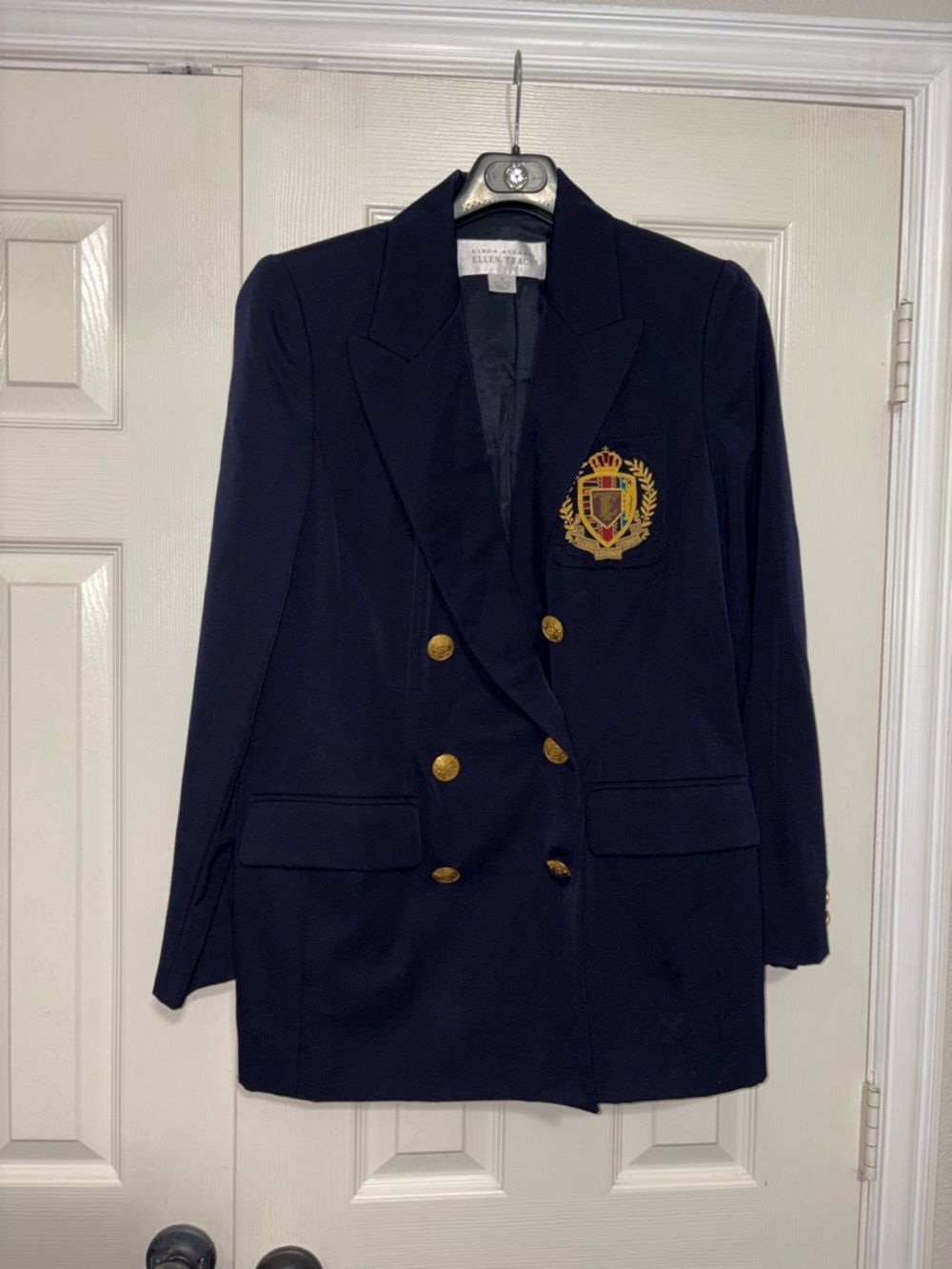 Ellen Tracy Navy Blazer with Gold Crest. 80s VINTAGE w/ 2 extra buttons